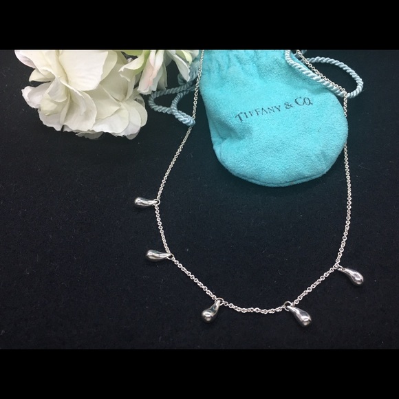 Tiffany & Co Elsa Peretti discontinued 5 teardrop necklace. - Picture 2 of 4